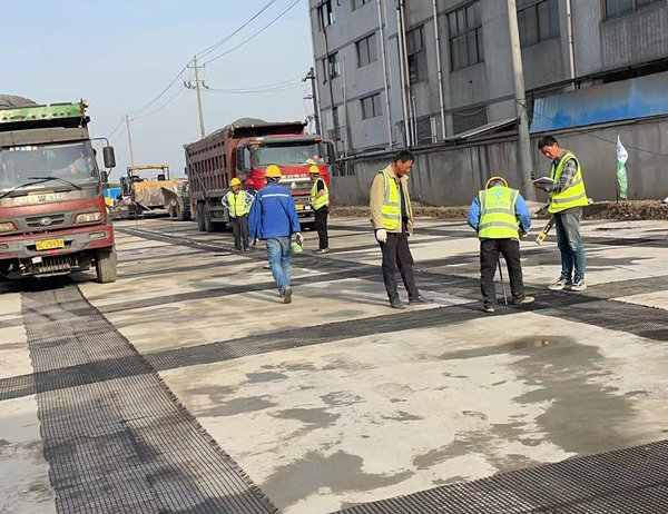 乐陵老材料的新故事：玻璃纤维土工格栅如何在‘白改黑’浪潮中重获新生？